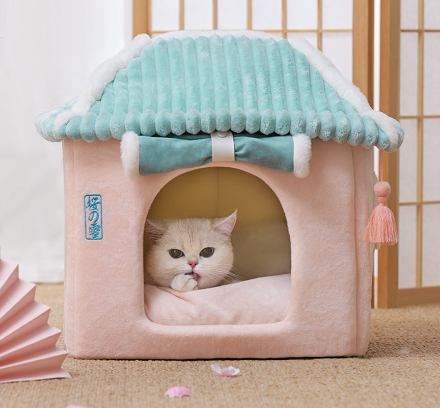 Enclosed Cat House with Reversible Cushion